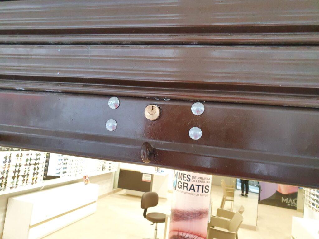 Apertura de persianas Arce