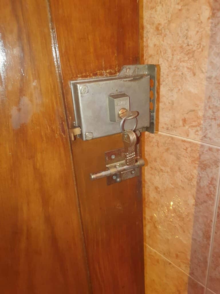 Apertura de puertas Barrio de Sollagua