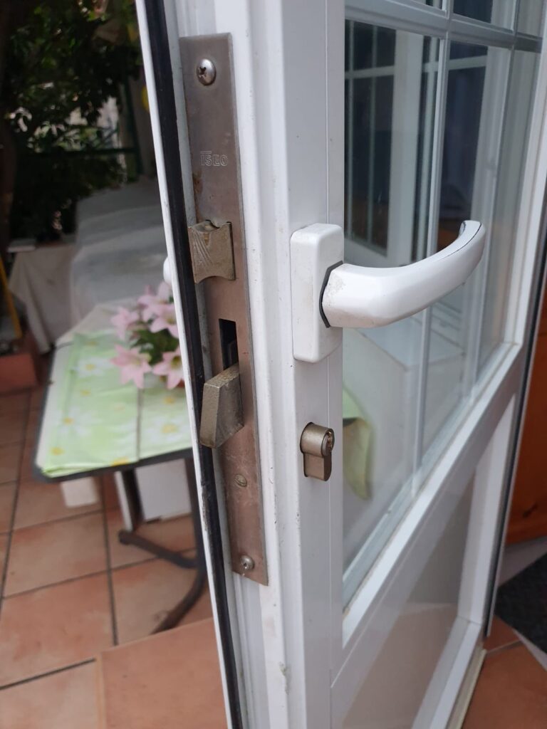 Apertura de puertas Bostronizo