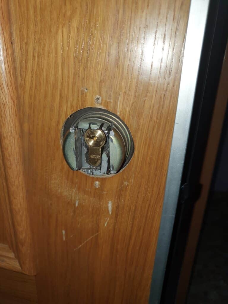 Apertura de puertas Casasola