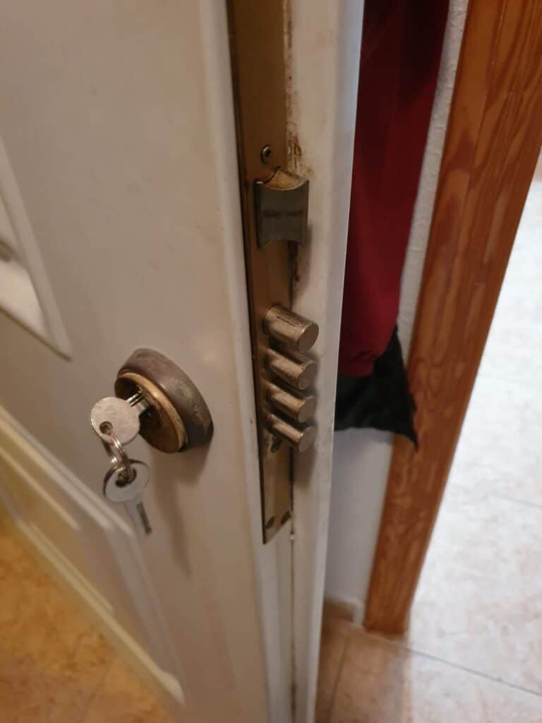 Apertura de puertas Cobreces