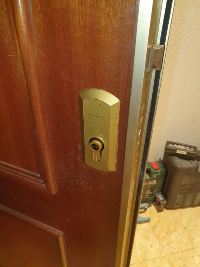 Apertura de puertas Colindres