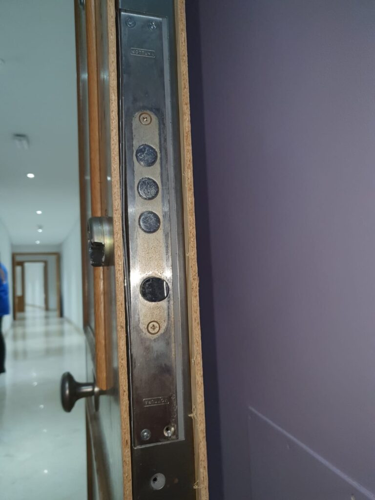 Apertura de puertas Cotillo