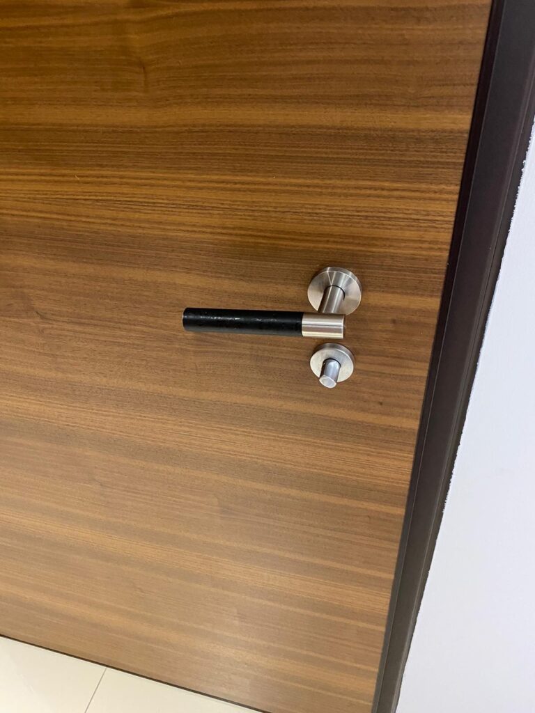 Apertura de puertas La Busta