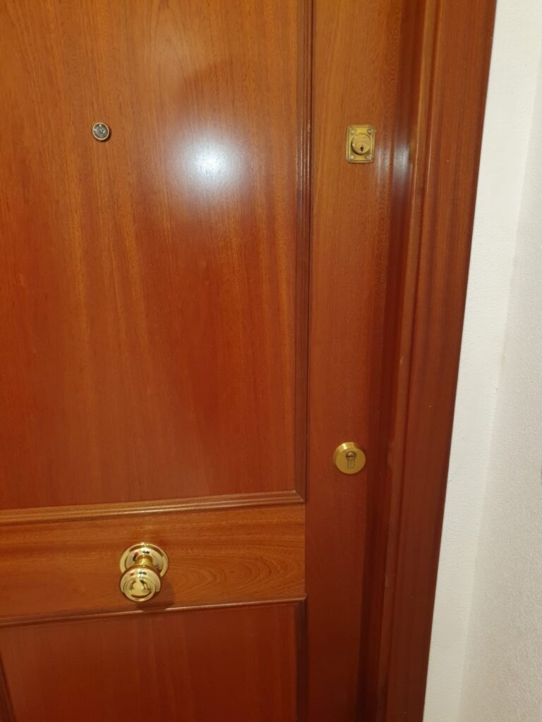 Apertura de puertas Mahono