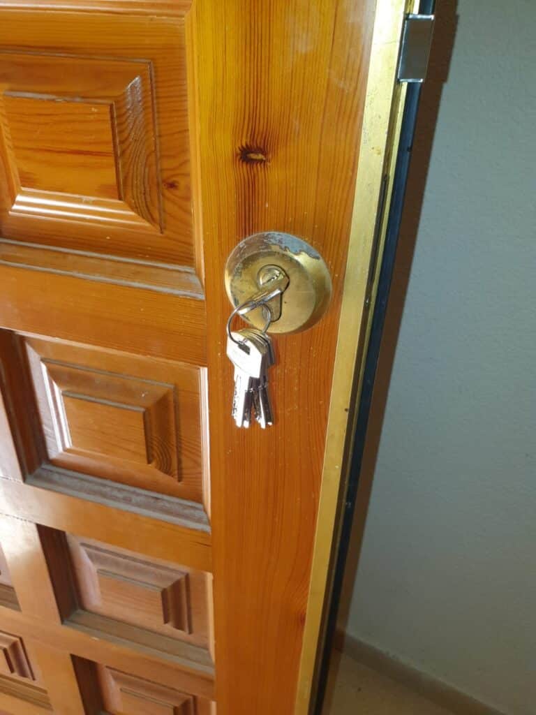 Apertura de puertas Mortera