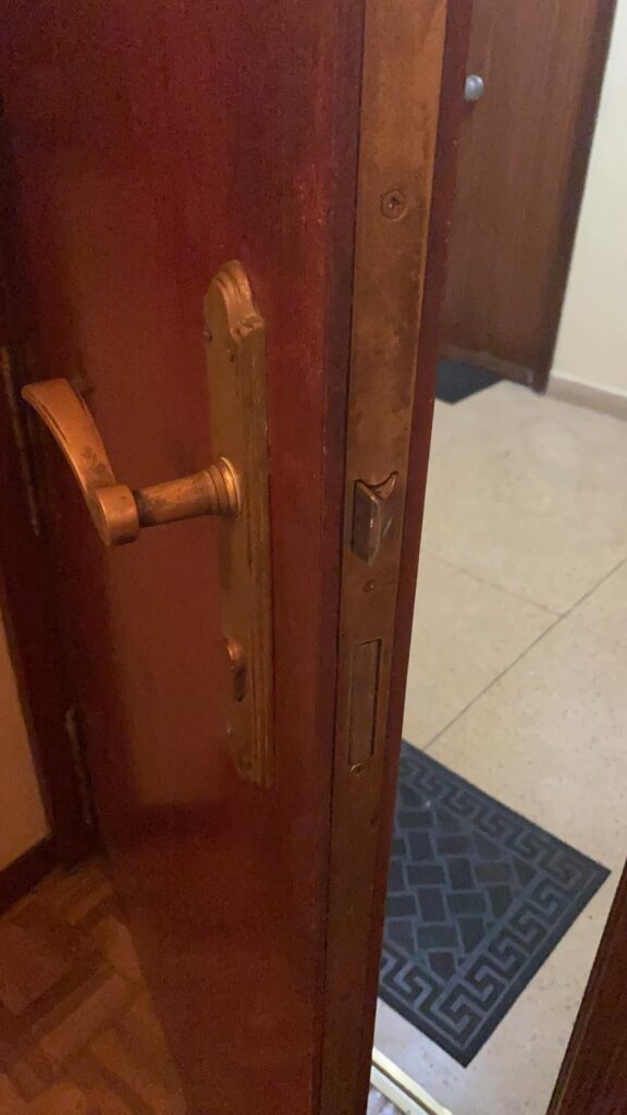 Apertura de puertas Santona