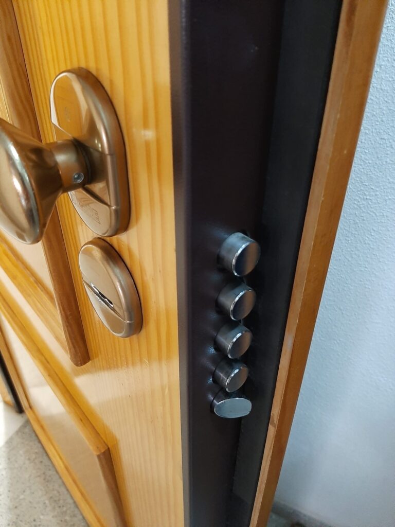 Apertura de puertas Udias