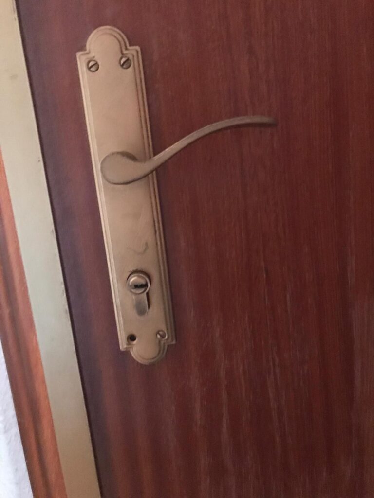 Cambio de cerraduras Bustantegua
